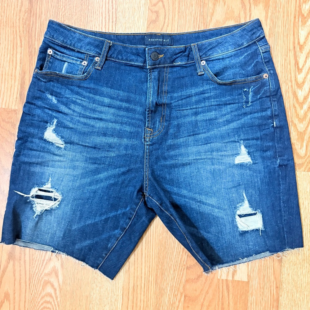 NWOT Aeropostale Distressed Blue Denim Shorts Size 14/16 34